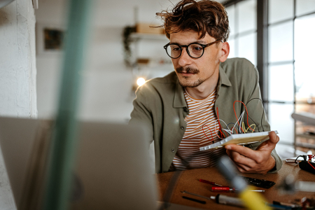 Charles Darwin University (CDU) has become Australia’s first and only university accredited to offer fully online engineering courses from Semester 1, 2023. 