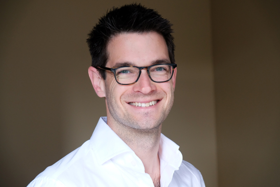 Dr Robert Commons