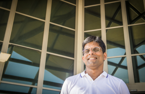 Charles Darwin University (CDU) is taking essential steps toward a hydrogen industry in the NT by purchasing a Hydrogen Energy Storage System to test and evaluate hydrogen electrolysers and fuel-cells integrated into a power network at CDU’s Grid Testing Facility.